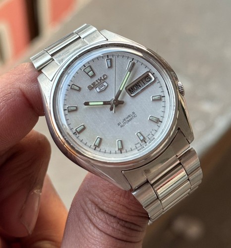 Vintage Seiko 5 Automatic 7009-4040 Men's Wrist Watch Day Date Japan 21 Jewels