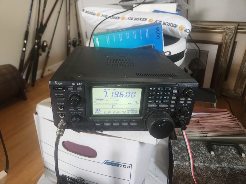 ICOM IC-746 Transceiver HF/50/144MHz 100W DSP Built-in Auto Antenna Tuner Tested