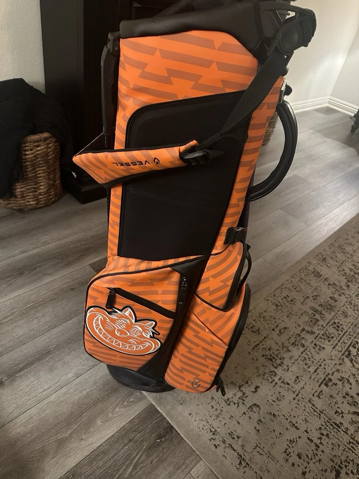 RARO Bettinardi Vessel Player IV T Ojos de Colmena GATO GRASO Bolsa de pie con CUBIERTAS PARA LA CABEZA Foto 4 de 4