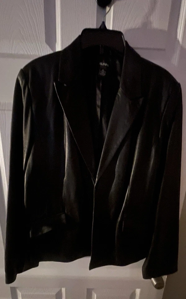 I.N.C. International Concepts Black Leather Jacket. Womens Size XL - Image 3 of 4