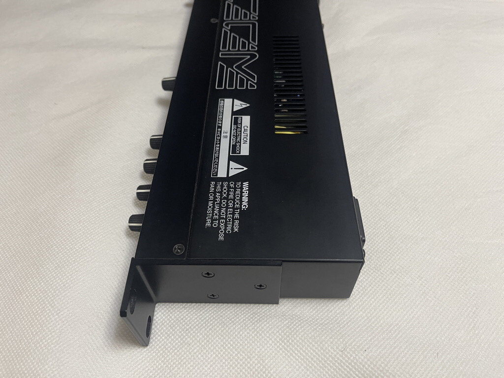 Excellent! ZOOM RFX-2200 Digital Reverb Multi Effects 1U Excellent! ZOOM RFX-2200 Digital Reverb Multi Effects 1U