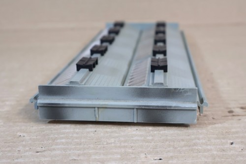 HORNBY DUBLO 5005 TWIN TRACK LOCOMOTIVE ENGINE SHED BOXED 2ol - Picture 4 of 16