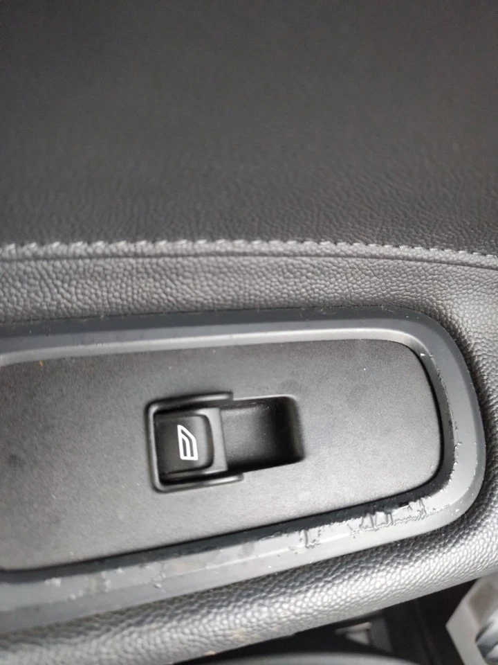 VOLVO C70 2006-2013 ELECTRIC WINDOW SWITCH (FRONT PASSENGER SIDE) - Image 2 of 3