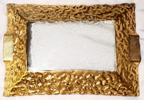 Bandeja MCM dorada con hoyuelos pesados texturizada Hollywood Regency reverso pintado a mano de colección - Imagen 4 de 7