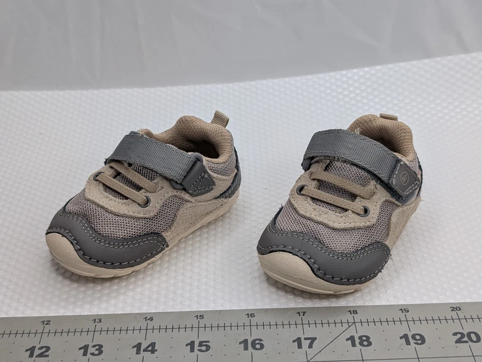 Stride Rite Rhett 男宝宝运动鞋,尺寸 3W — 第 2/4 张图片