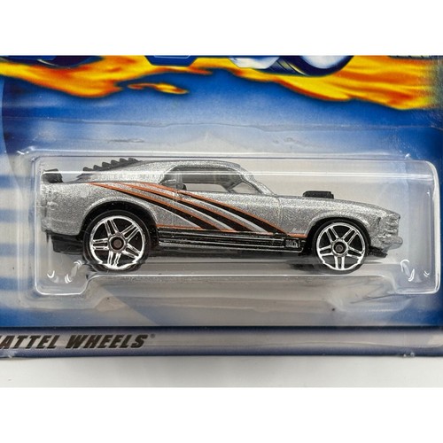 Hot Wheels 2001 Mustang Mach 1 Collector #112 - Picture 2 of 3
