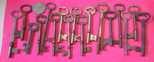 LOT OF 15 VINTAGE SKELETON KEYS DOOR HOUSE ALL REAL NO FAKE MORE LISTED 15 QQQ