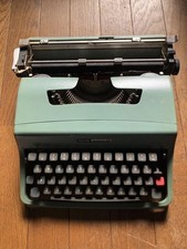 Olivetti typewriter lettera32 thumbnail