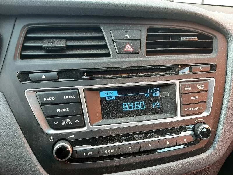 96170C8250SDH AUDIOSYSTEM / RADIO-CD / 1022585 FÜR HYUNDAI I20 1.2 16V CAT - Bild 2 von 4