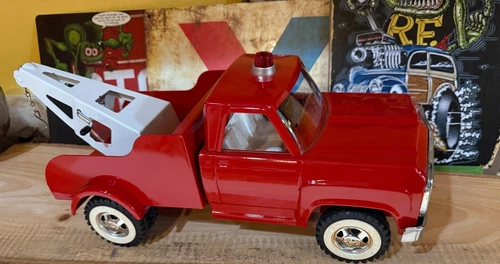 LOOK! Vintage Tonka  Dodge  tow truck fully restored, beautiful truck!-WQW!