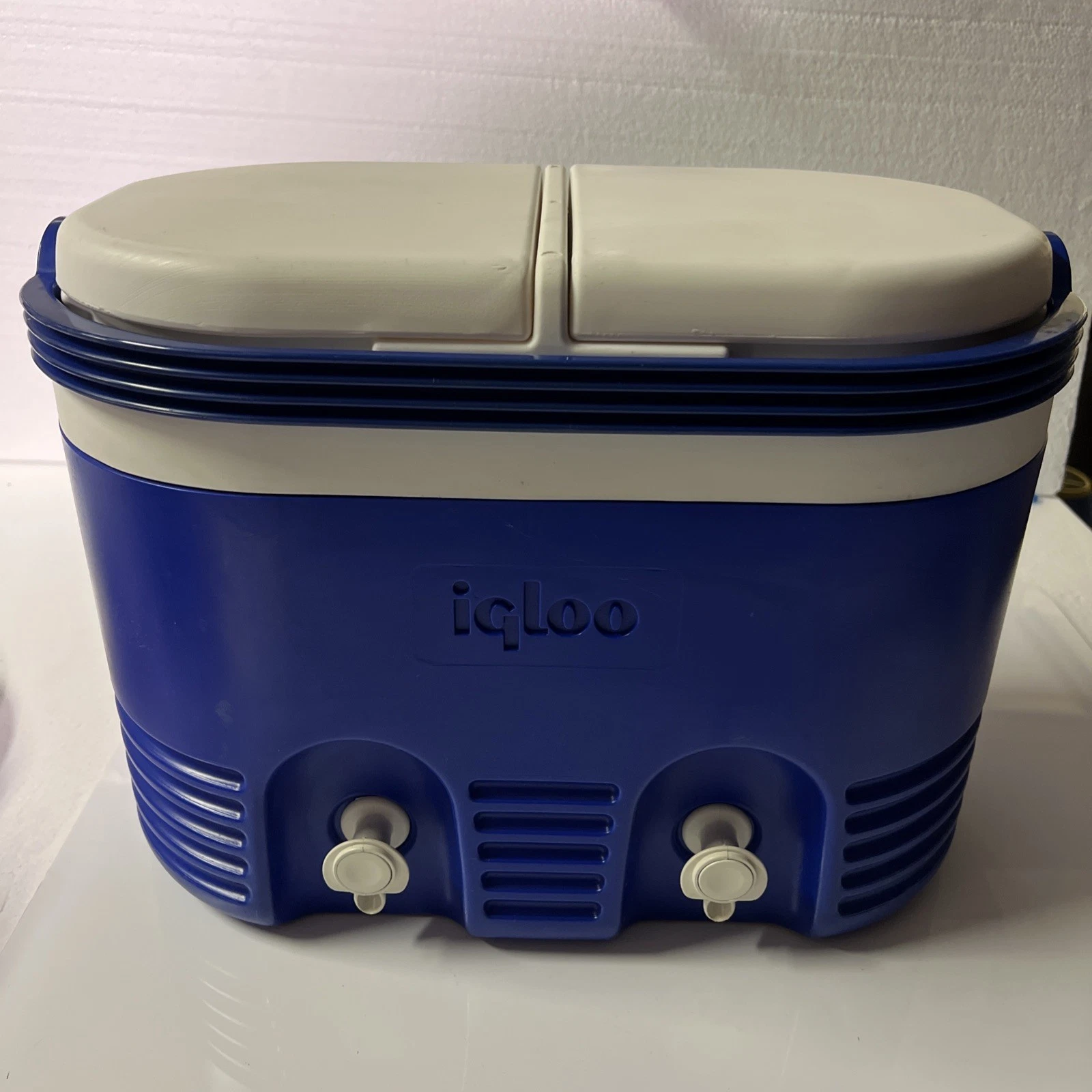 Igloo Two Cool Dual Double Beverage Cooler Spigots 3gal/12Qt Insulated No Leaks
Opens in a new windo