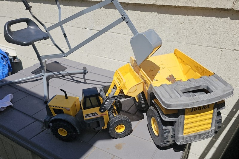 Sandbox- Excavator Crane-360°_TonkaArticulate FrontLoader_Tonka DumpTruc **LOT**