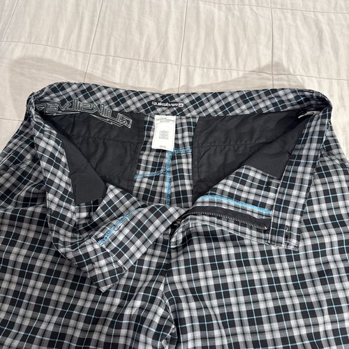 pantaloncino vintage QUICKSILVER PLAID UOMO 38 Y2K anni 2000 ricamato nero/blu usato in ottime condizioni - Foto 8 di 9