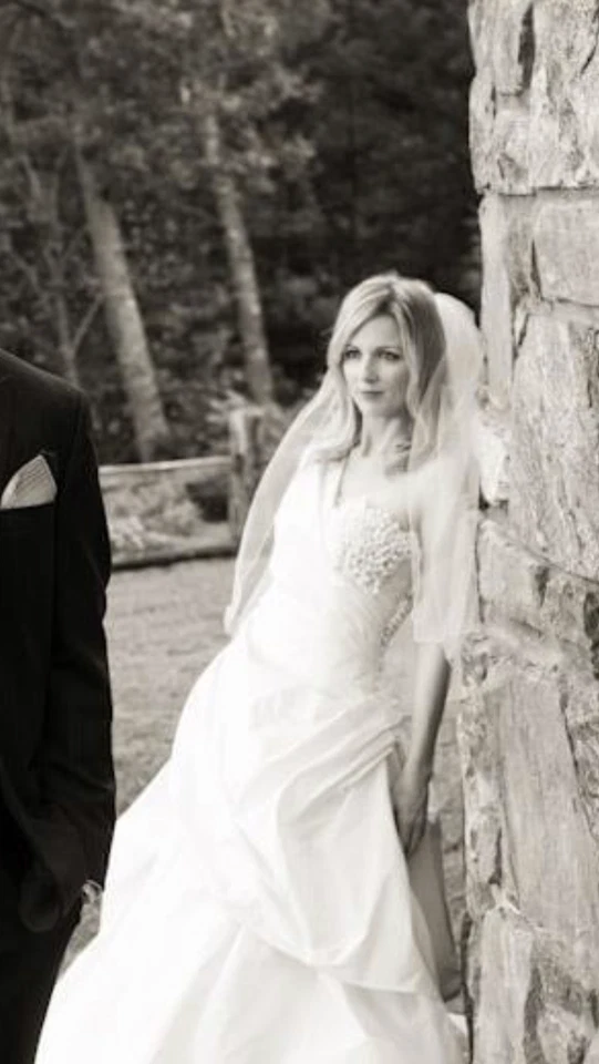 Vera Wang Wedding Dress One Shoulder Silk Taffeta Size 2 Ivory - Image 3 of 4