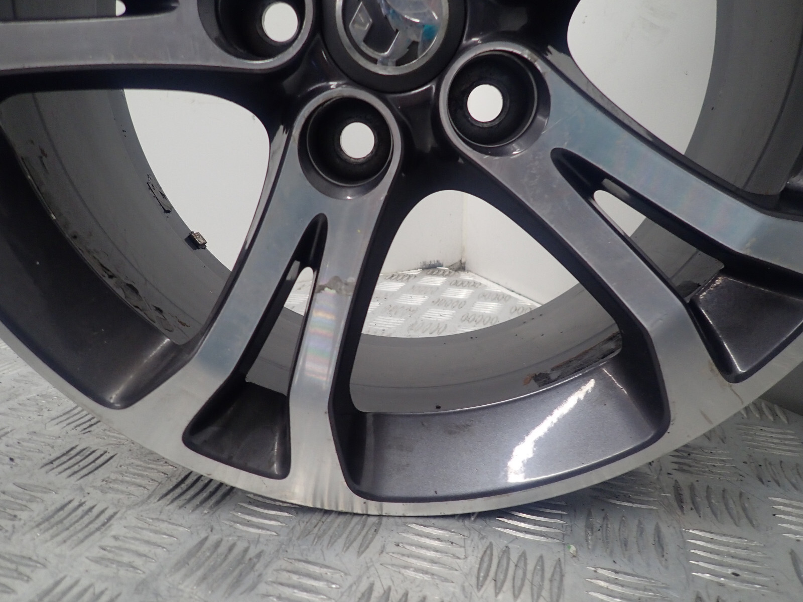 Vauxhall Insignia 08-17 Year 18 Inch Alloy Wheel and Tyre 32026039 
