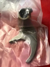 TRIUMPH G/BOX LAYSHAFT SELECTOR FORK 5 SPEED MODELS 3RD GEAR 57-4366 UK MADE