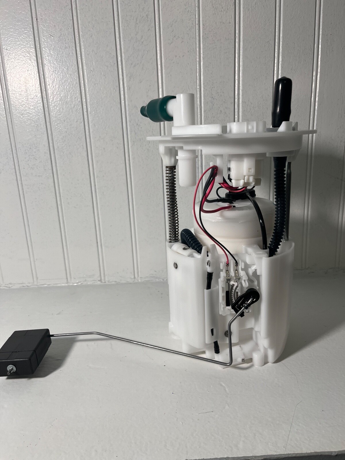 2013 Ford Taurus SE FWD 3.5l #3 Fuel Pump Assembly OEM for sale  