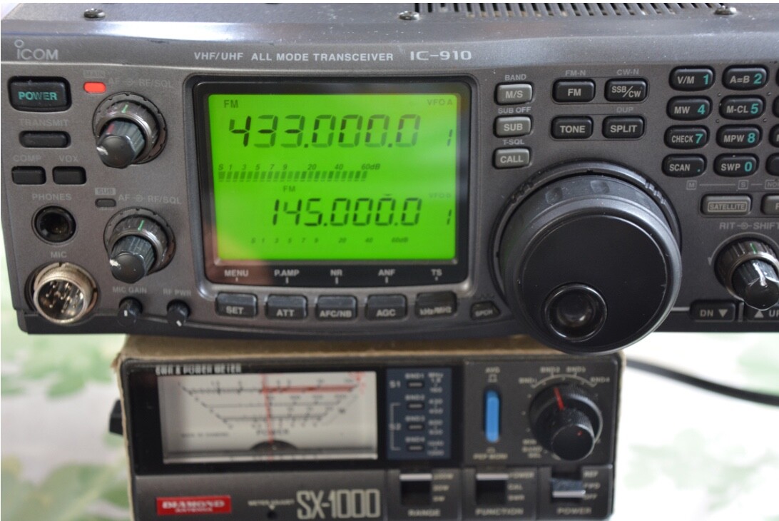 ICOM IC-910D 144/430MHz FM/SSB/CW Tri Band Transceiver 50W + ICOM IC-910D 144/430MHz FM/SSB/CW Tri Band Transceiver 50W +
