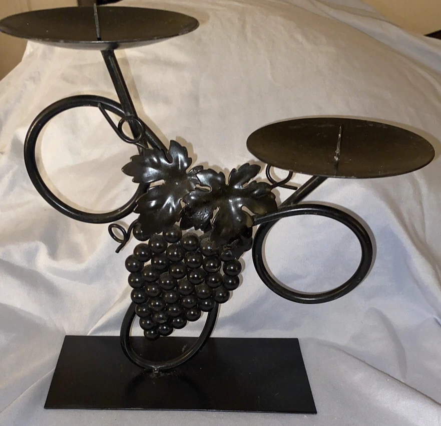 Candelabro doble Stein Mart Iron Scroll con detalles de uvas con cuentas negro Foto 3 de 4