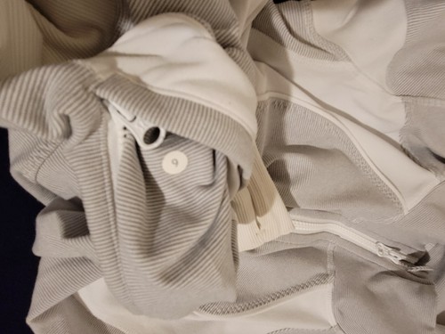 CUTEšLululemon 6 Define Jacket Flattering Fit - Heathered white and Grey - Picture 4 of 8