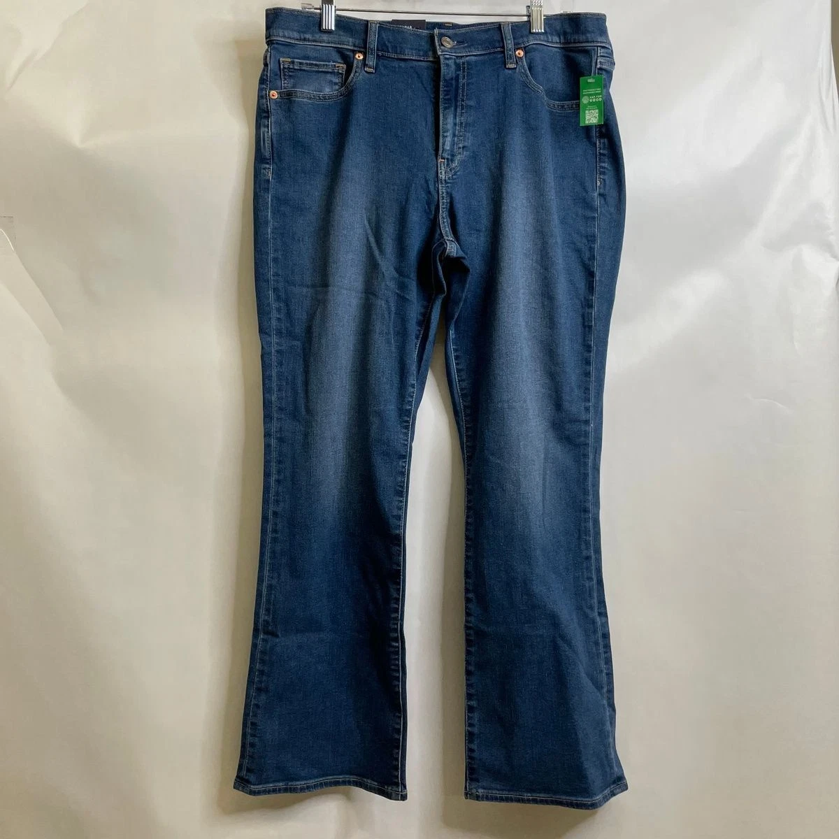 GAP Mid Rise Baby Boot Jeans with Washwell Women s Size 33 Medium Wash