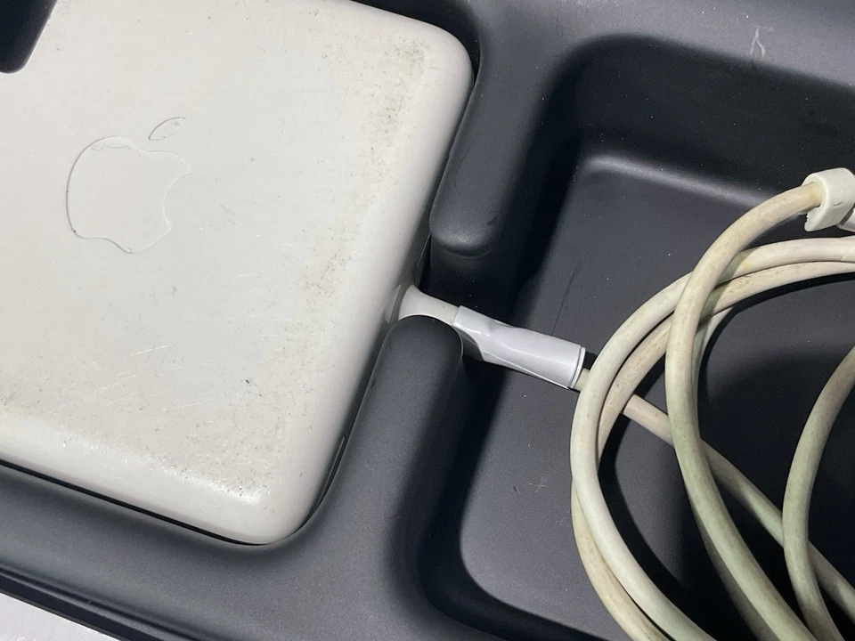 Apple MacBook Pro 15.4” A1286 Laptop (Operating System needs installing) - Image 4 of 4