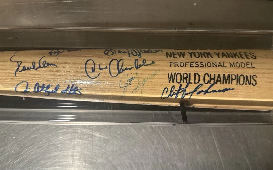 NY YANKEES-1978 MURCIÉLAGO SERIE MUNDIAL FIRMADO 20 AUTÓGRAFOS REGGIE/YOGUIDRY/CAZADOR Foto 2 de 4