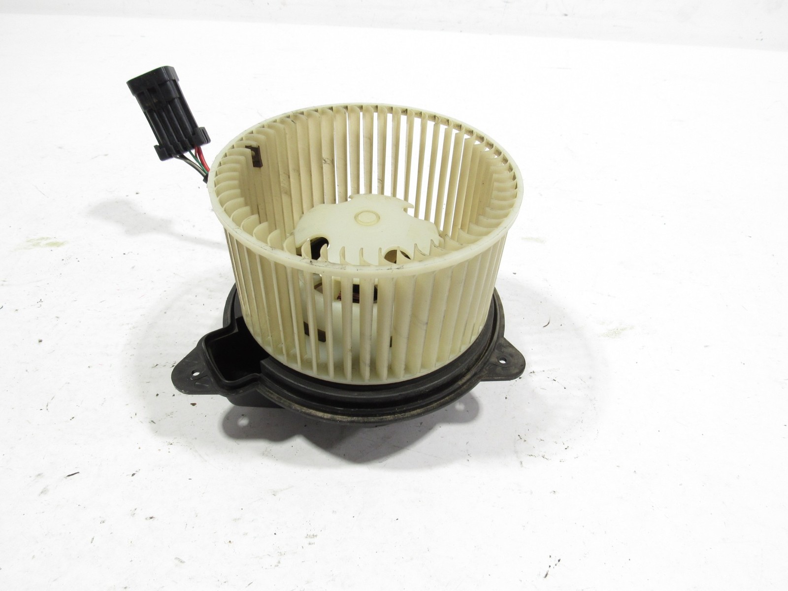 02-06 Maserati Coupe GT 2004 4.2L HVAC AC A/C Heater Blower Motor Fan |