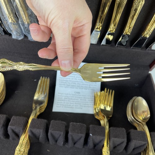 Cambridge ALYSSA GOLD 56 pc stainless Flatware and chest - Picture 5 of 9