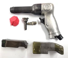 Surplus Chicago Pneumatic 4x Rivet Gun Kit with Ergonomic Grip 001