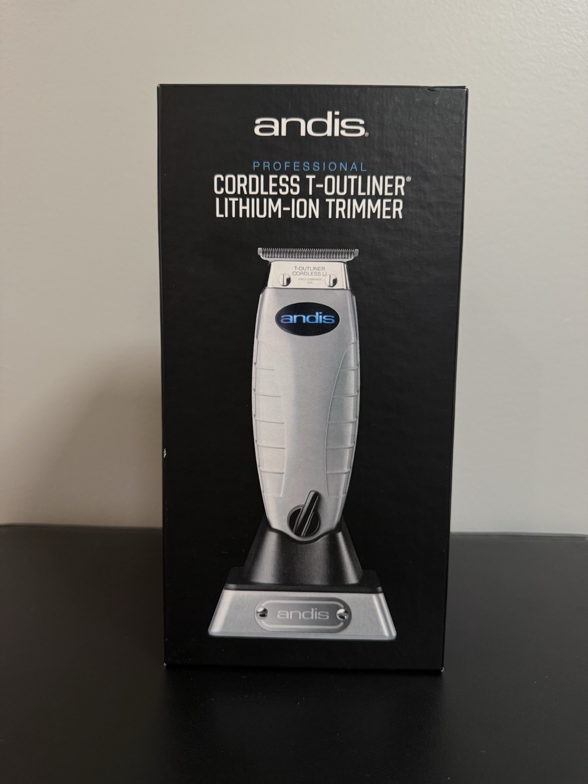 Andis Cordless T-Outliner Li Trimmer Silver/Black T-Blade Re
