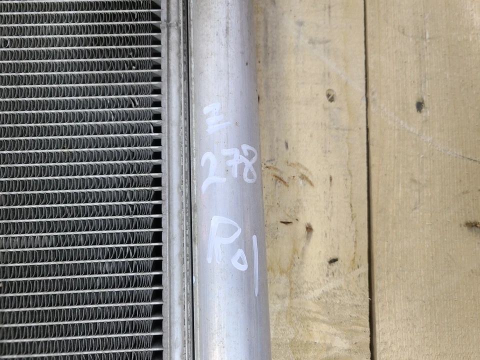 2005-2008 Cadillac STS Radiator Assembly OEM Foto 3 de 3