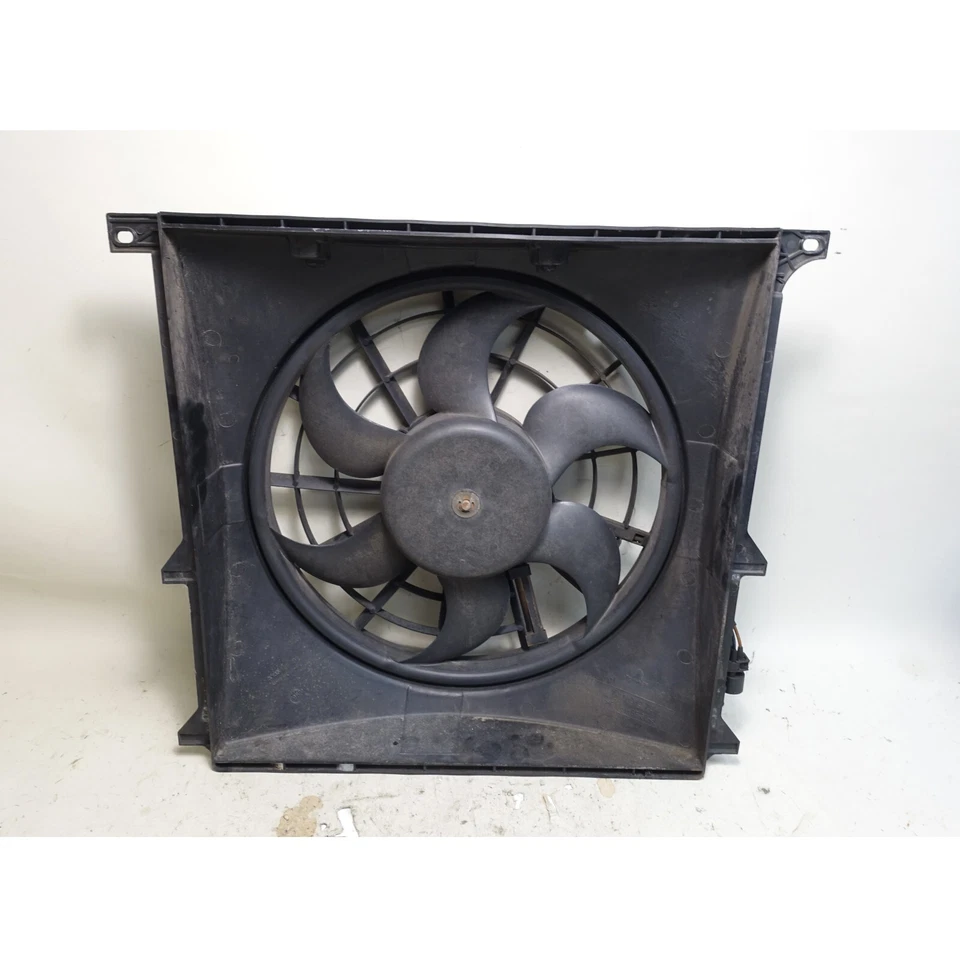 Extractor de ventilador de refrigeración de motor eléctrico BMW Z3 1.9 E36 M42 M44 dañado fabricante de equipos originales de alta velocidad Foto 4 de 4