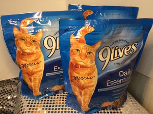 9 lives daily essentials cat food