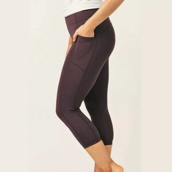 Zyia Active Brilliant Pocket High Rise Crop Capri Leggings Wine Purple Size  14-1