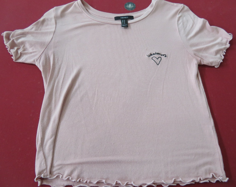 FOREVER 21  TEE SZ: M