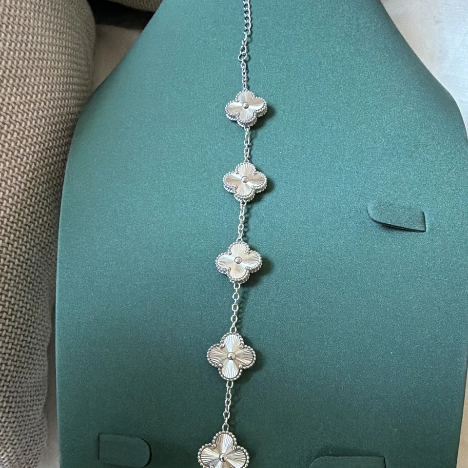 Bracelet femme alliage argenté trèfles nacrés blanc ajustable fermoir mousqueton - Photo 4/4