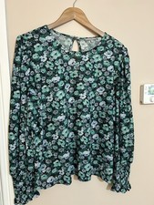 Oliver Bonus Floral Light Weight Blouse Green Black Size 18 Long sleeve