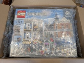 LEGO CREATOR: Assembly Square (10255) Sealed