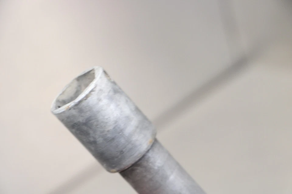 02-03 HONDA CBR954RR 954RR FRONT WHEEL RIM AXLE PIVOT BOLT — 第 4/4 张图片