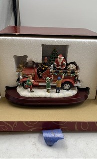 San Francisco Music Box Company Old Town Firetruck Santa Christmas Music Box