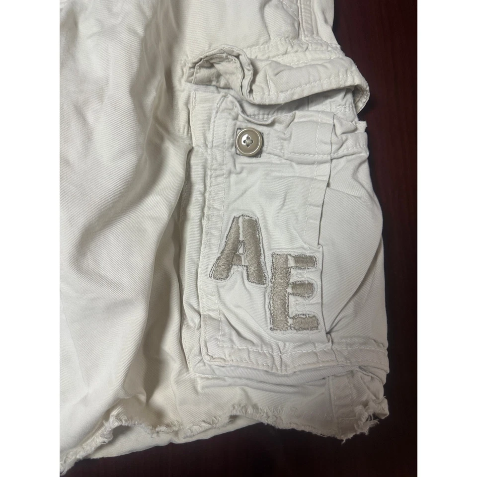 American Eagle Outfitters AE Cargo Shorts Mens 28 Longer Length Khaki FLAW - Image 2 of 4