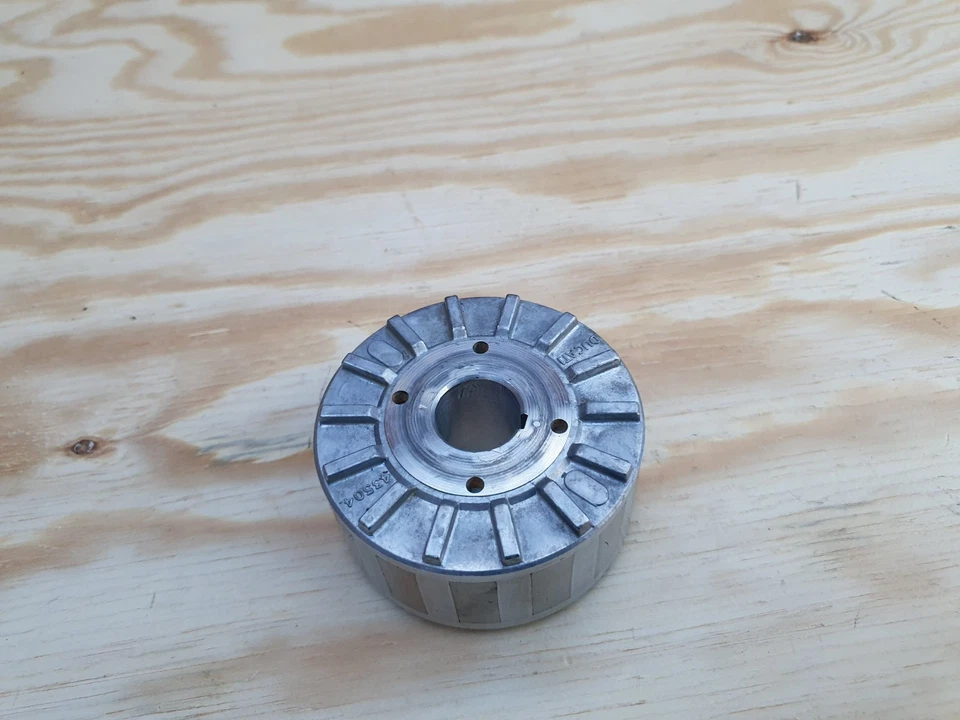 Ducati 600 SS  (93-99) ENGINE ZDM600A2C MAGNETO ROTOR - Image 2 of 4