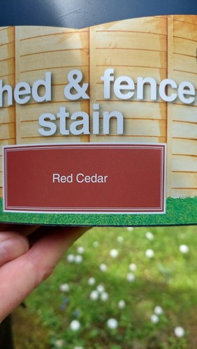 Wickes Shed And Fence Stain RED CEDAR 9L Tub. - Picture 2 of 4