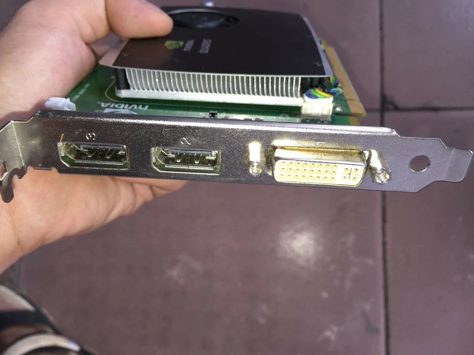 NVIDIA Quadro FX 580 512MB GDDR3 SDRAM PCI-E Video Graphic Card Dual DisplayPort - Image 2 of 4