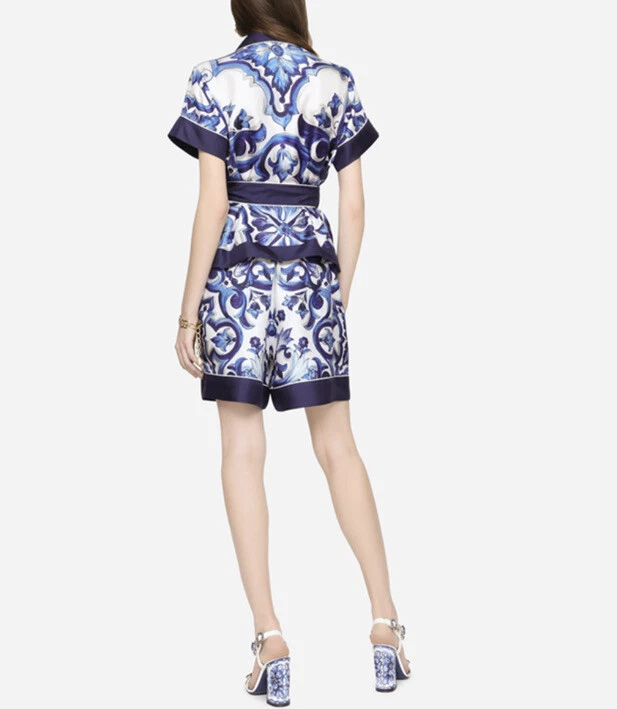 Pantalones Cortos Dolce & Gabbana Estampado Mayólica Sarga Seda Niños Mujeres Nueva Colección Foto 3 de 4