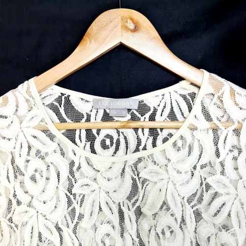 Liz Jordan Size S Cream Short Sleeve Sheer Floral Lace T-Shirt - Picture 3 of 7