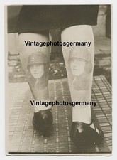 G1786 Photo 1920s USA Woman Girl Fishnet Stockings with Picture Stockings US Fashion