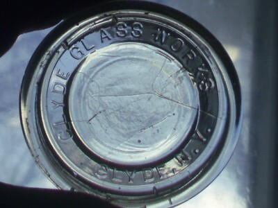 Clear Clyde glass Co. Clyde N.Y. canning jar insert pt. qt. hg