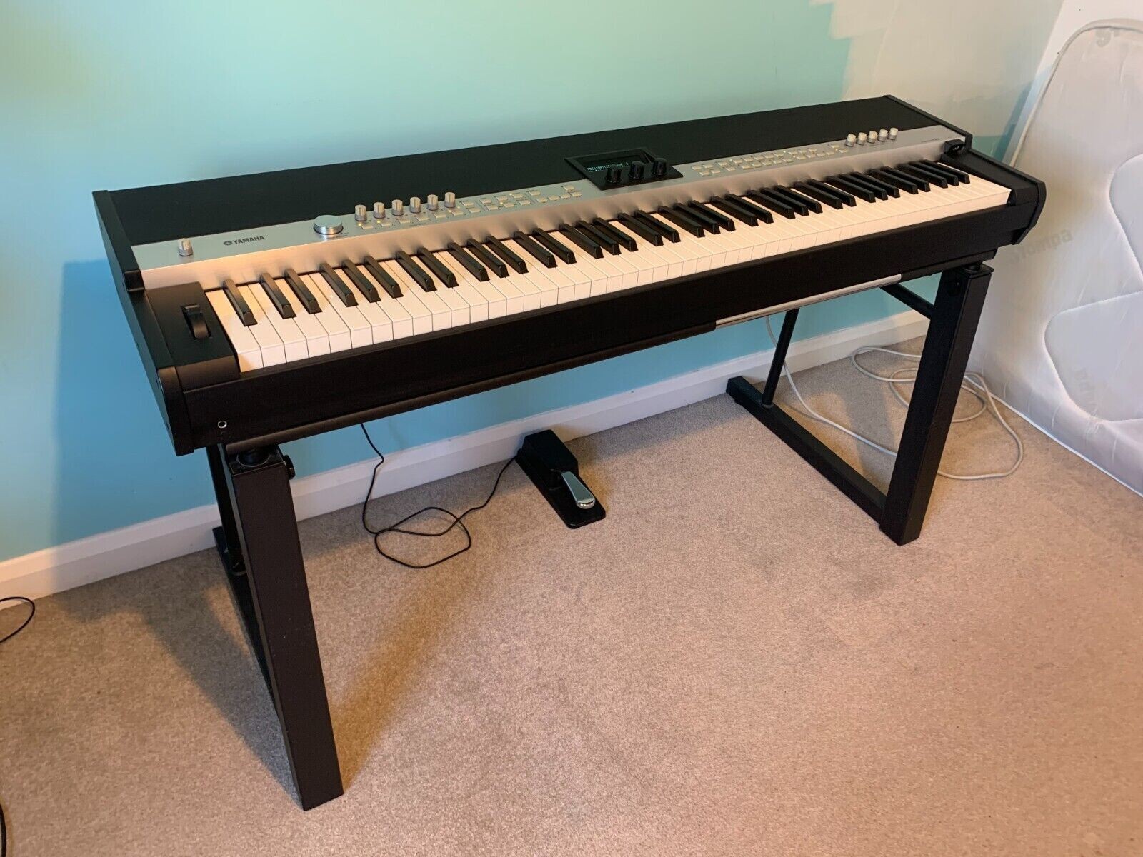 Yamaha CP5 digital stage piano with LG800 stand mint eBay